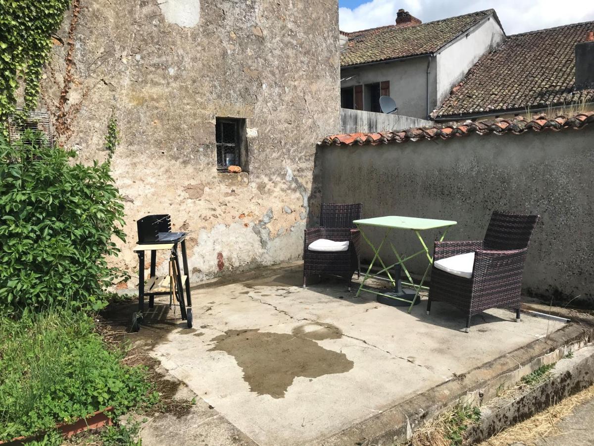 May'S Cottage Availles-Limouzine Luaran gambar