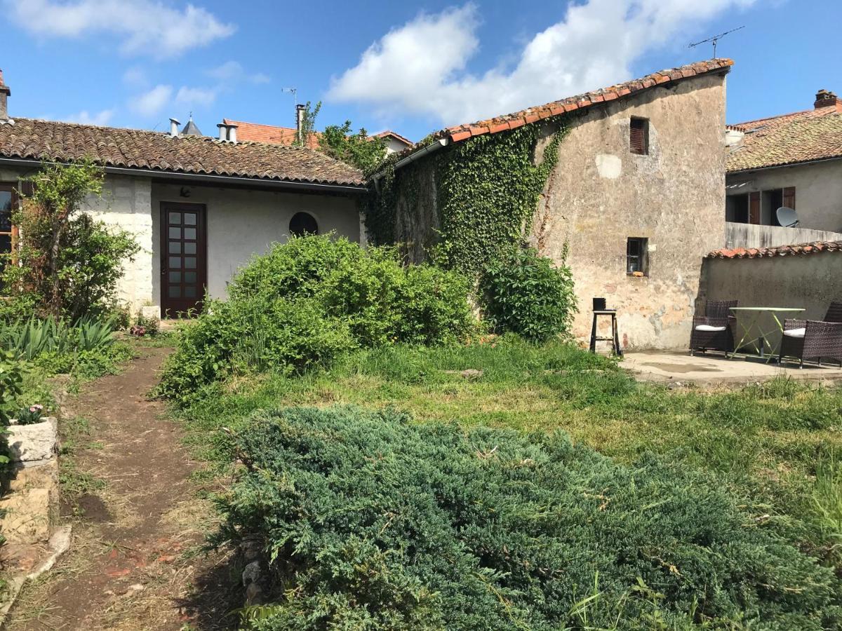 May'S Cottage Availles-Limouzine Luaran gambar